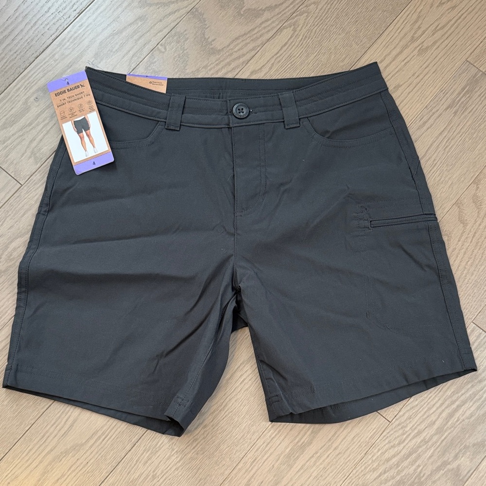 Size 4 Eddie Bauer Women’s 7 Inch Tech Short Grey